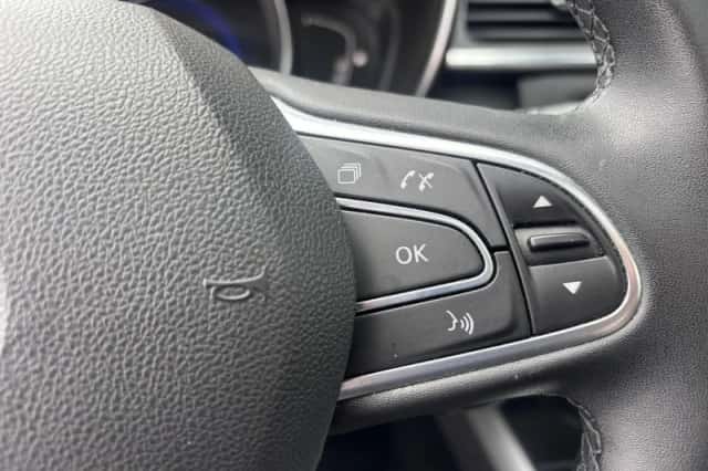Renault Kadjar (2022) thumbnail 2