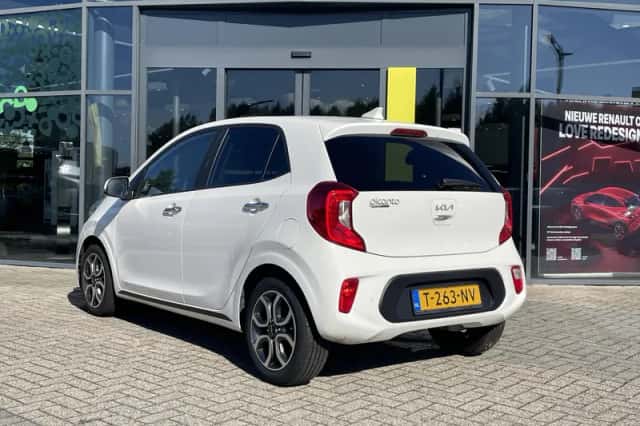 Kia Picanto (2023) thumbnail 4