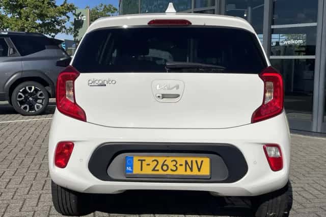 Kia Picanto (2023) thumbnail 6