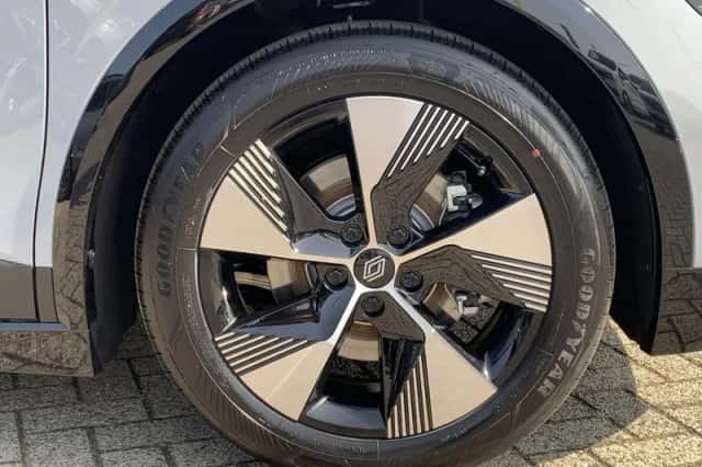 Renault Mégane E-Tech (2025) thumbnail 5