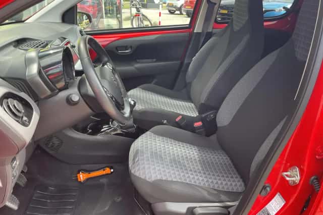 Peugeot 108 (2021) thumbnail 6