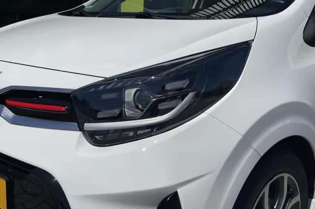 Kia Picanto (2023) thumbnail 2