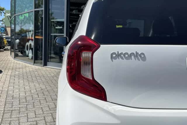 Kia Picanto (2023) thumbnail 5