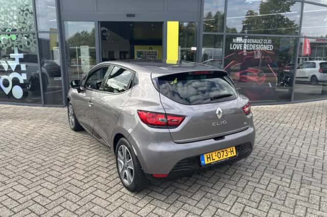 Renault Clio (2015) thumbnail 3