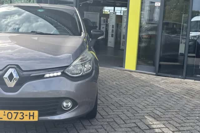Renault Clio (2015) thumbnail 5
