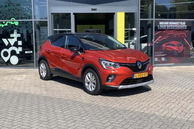 Renault Captur (2021) thumbnail 3