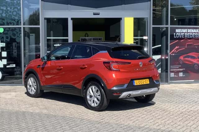 Renault Captur (2021) thumbnail 4
