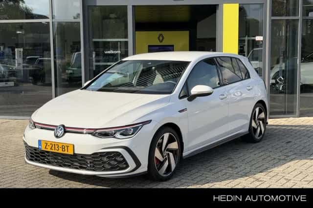 Volkswagen Golf (2024) thumbnail 1