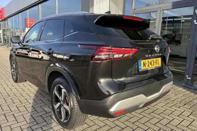Nissan Qashqai (2021) thumbnail 3