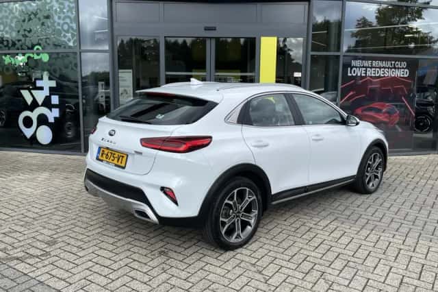 Kia XCeed (2021) thumbnail 3