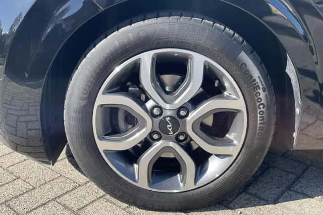 Kia Picanto (2023) thumbnail 3