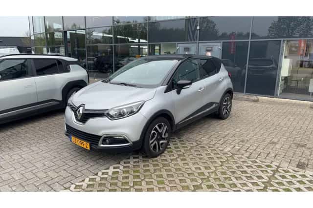 Renault Captur (2016) thumbnail 3