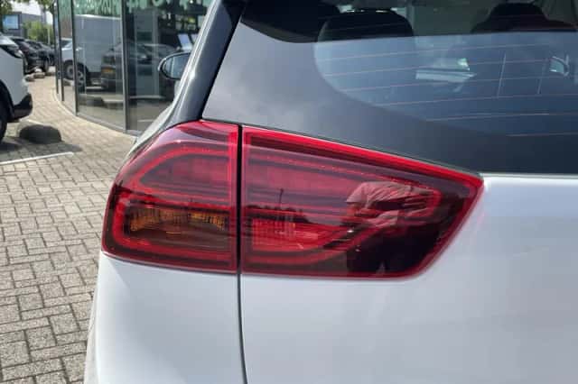 Kia Niro (2022) thumbnail 5