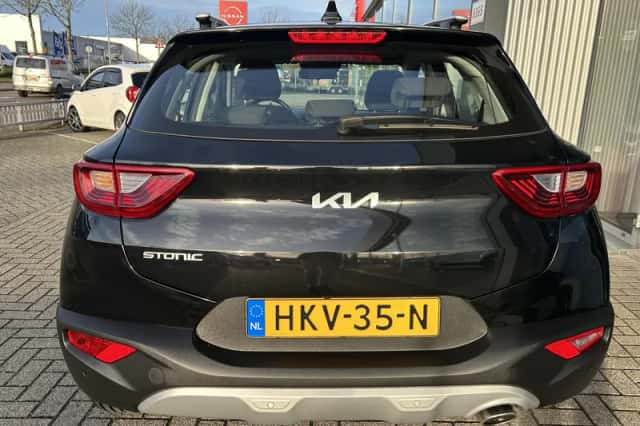 Kia Stonic (2025) thumbnail 3