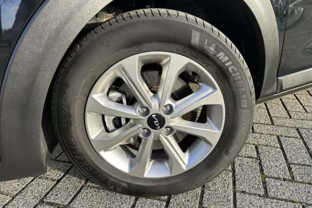 Kia Stonic (2025) thumbnail 6