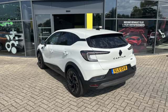 Renault Captur (2025) thumbnail 2