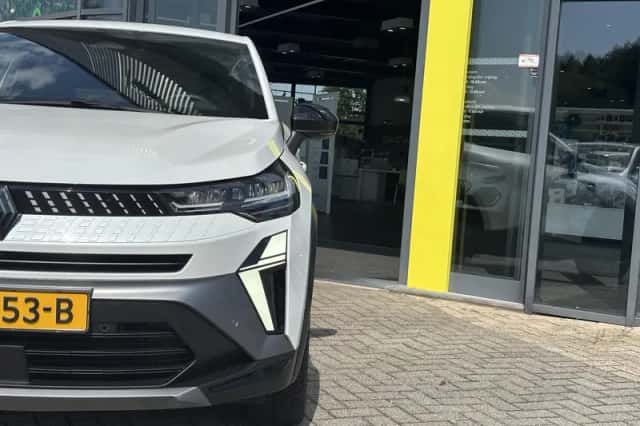 Renault Captur (2025) thumbnail 5