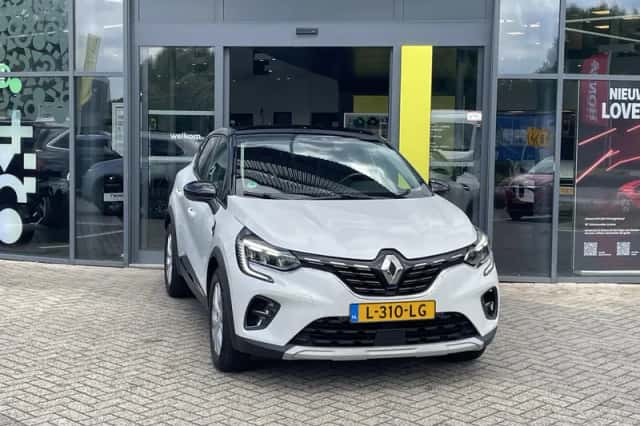Renault Captur (2021) thumbnail 3