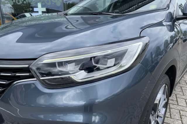 Renault Kadjar (2022) thumbnail 2