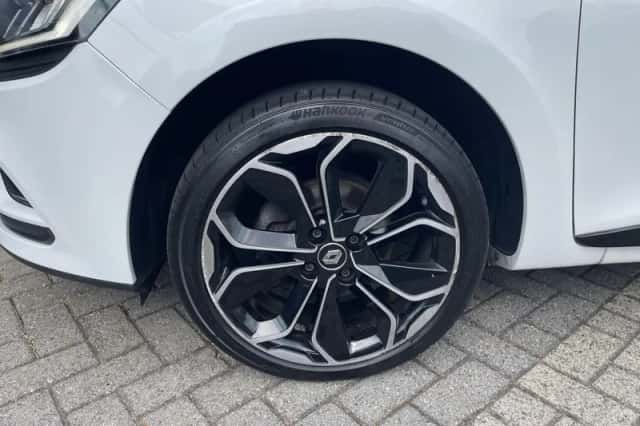 Renault Clio (2017) thumbnail 5