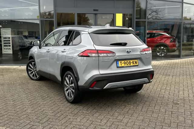 Toyota Corolla (2023) thumbnail 3