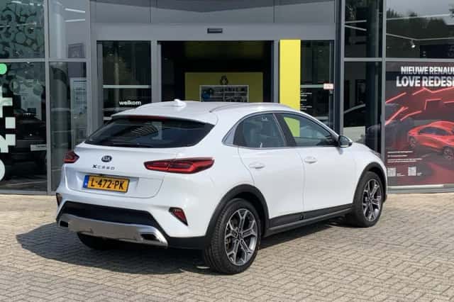 Kia XCeed (2021) thumbnail 2