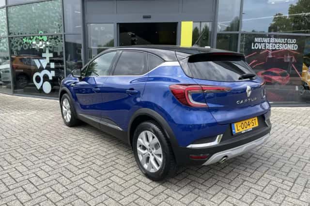 Renault Captur (2021) thumbnail 3