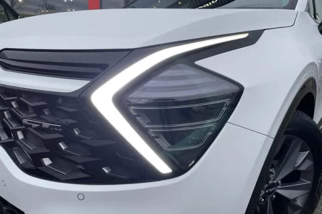 Kia Sportage (2023) thumbnail 2