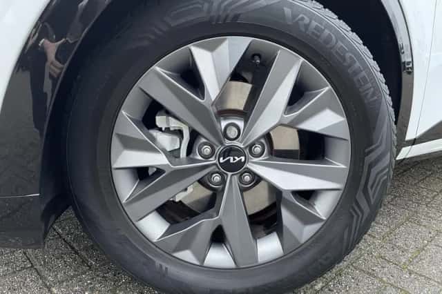 Kia Sportage (2023) thumbnail 3