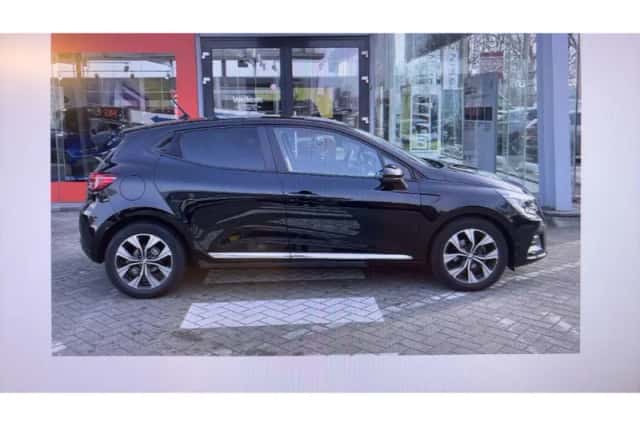 Renault Clio (2022) thumbnail 3