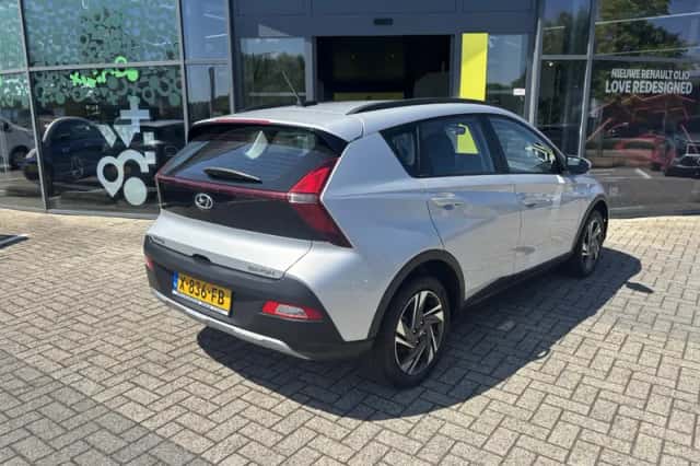 Hyundai Bayon (2021) thumbnail 3