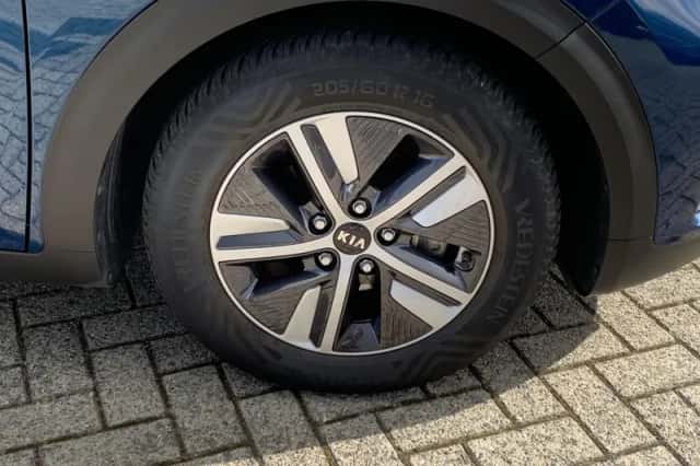 Kia Niro (2021) thumbnail 5