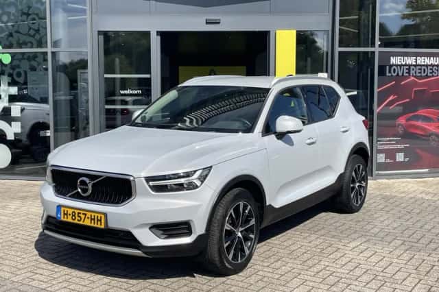 Volvo XC40 (2020) thumbnail 2