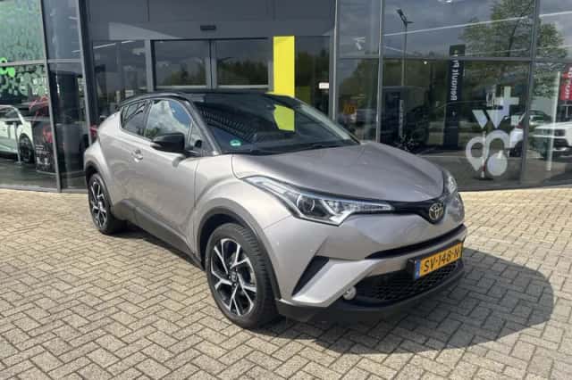 Toyota C-HR (2018) thumbnail 3