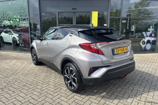 Toyota C-HR (2018) thumbnail 5