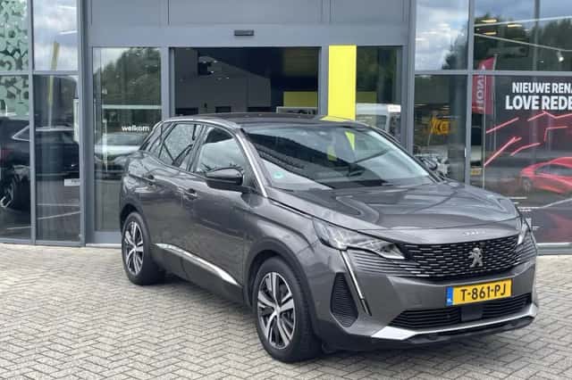 Peugeot 3008 (2022) thumbnail 3