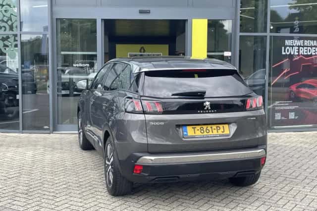 Peugeot 3008 (2022) thumbnail 4