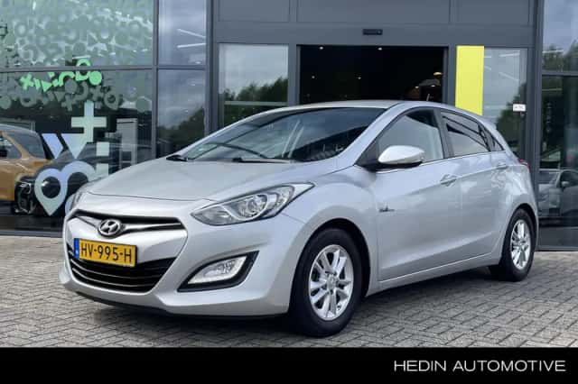 Hyundai i30 (2016) thumbnail 1