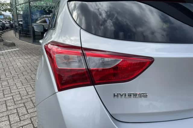 Hyundai i30 (2016) thumbnail 5