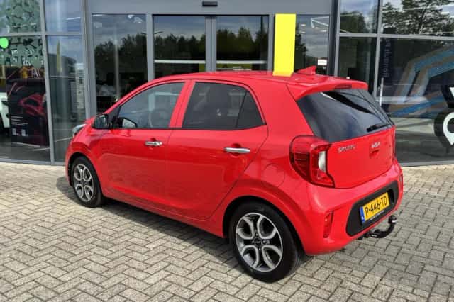 Kia Picanto (2022) thumbnail 3