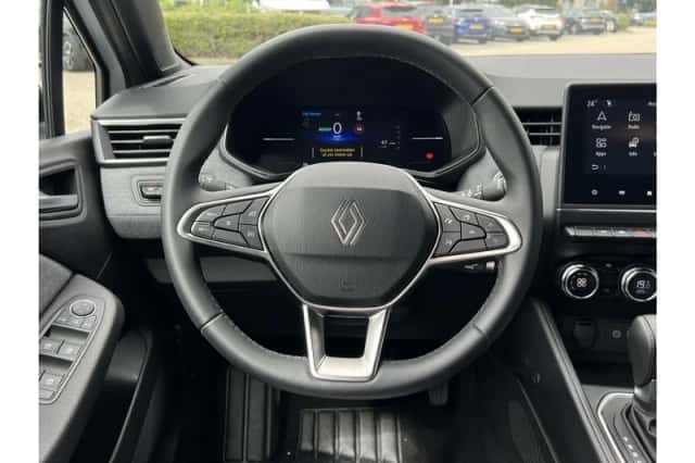 Renault Clio (2025) thumbnail 3