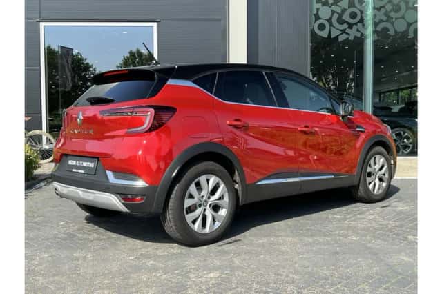 Renault Captur (2021) thumbnail 2