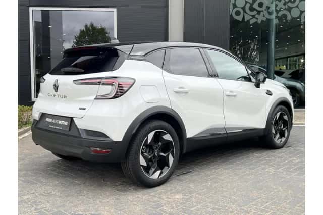 Renault Captur (2025) thumbnail 2