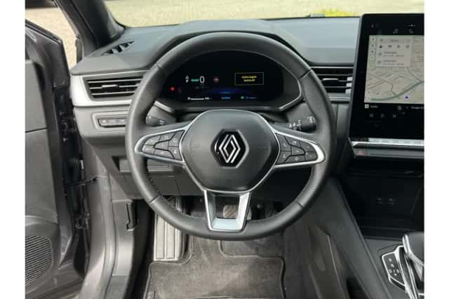 Renault Captur (2025) thumbnail 3