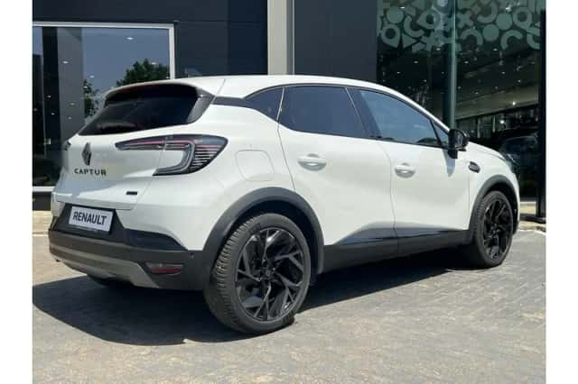 Renault Captur (2025) thumbnail 2