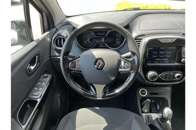 Renault Captur (2015) thumbnail 3