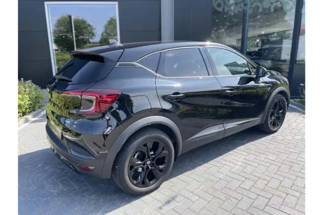 Renault Captur (2022) thumbnail 2