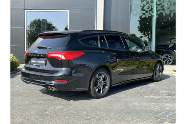 Ford Focus (2019) thumbnail 2
