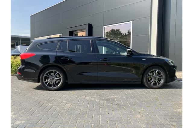 Ford Focus (2019) thumbnail 5