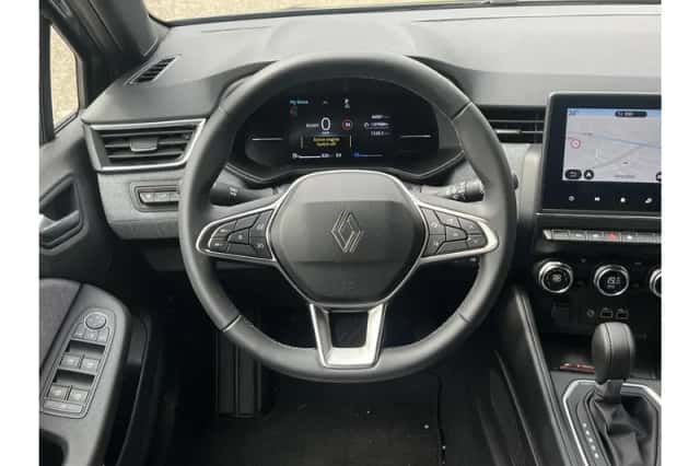 Renault Clio (2025) thumbnail 3